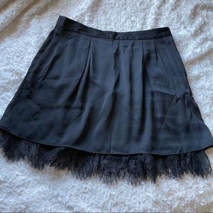 Gap lace hem skirt